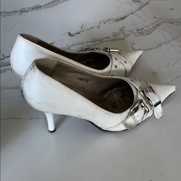 Ladies white heels - Picture 2 of 7